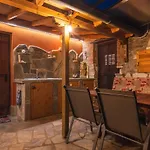 The Pirates - Chill-out In Strandnaehe Milina