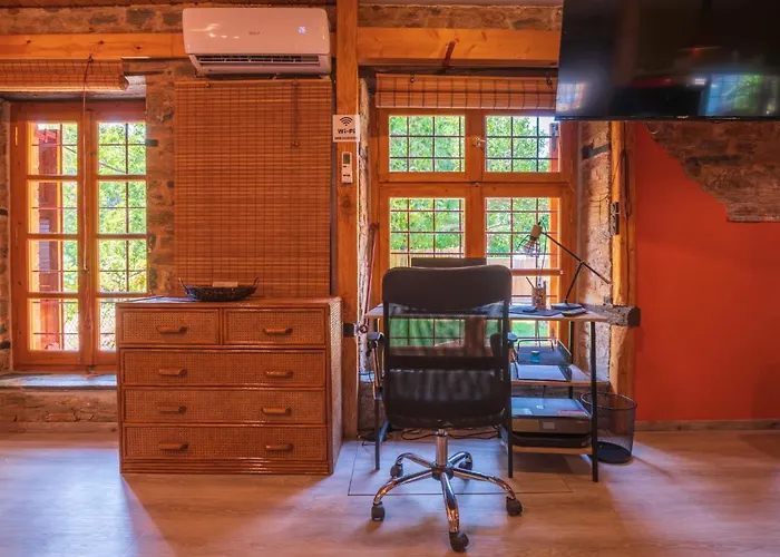 The Pirates - Chill-out In Strandnaehe Milina