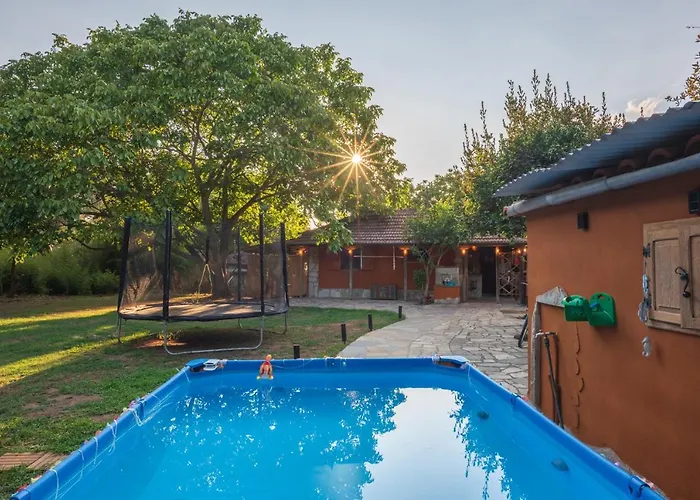 The Pirates - Chill-out In Strandnaehe Milina