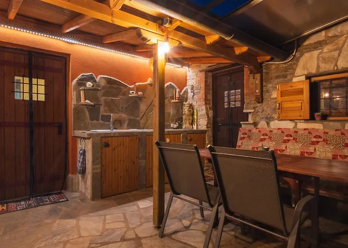 The Pirates - Chill-out In Strandnaehe Milina